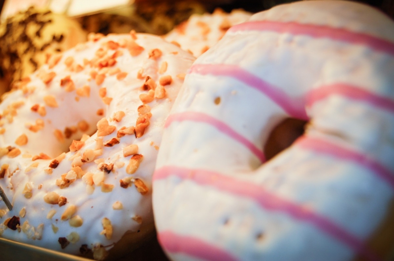 patisserie-CANNES-min_donuts_sweets_pastries_pastry_shop_cake_cakes_bakery_eating-987656